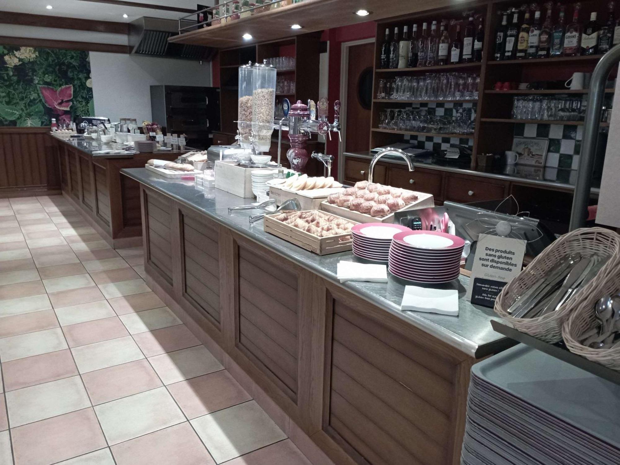 Ibis Albert Pays De Somme Dış mekan fotoğraf